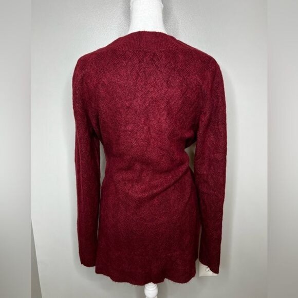 Chico’s Herringbone Cranberry Burgundy Tunic Sweater with Deep V-Neck Medium - Picture 5 of 13